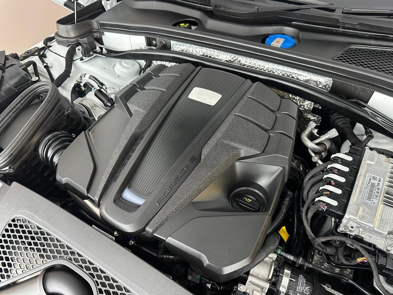 Porsche Macan AP24DWK