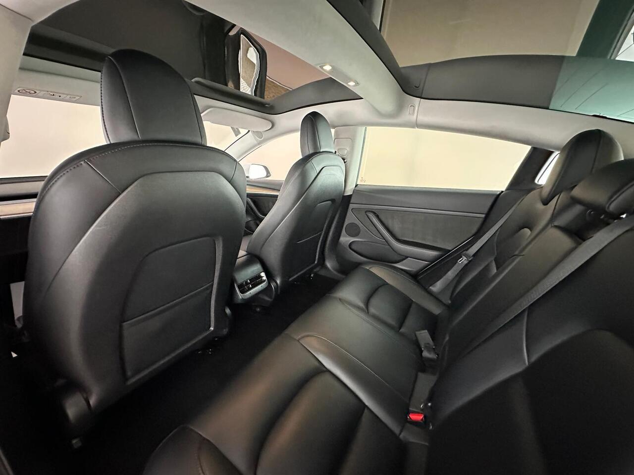 Tesla Model 3 AF72VRX