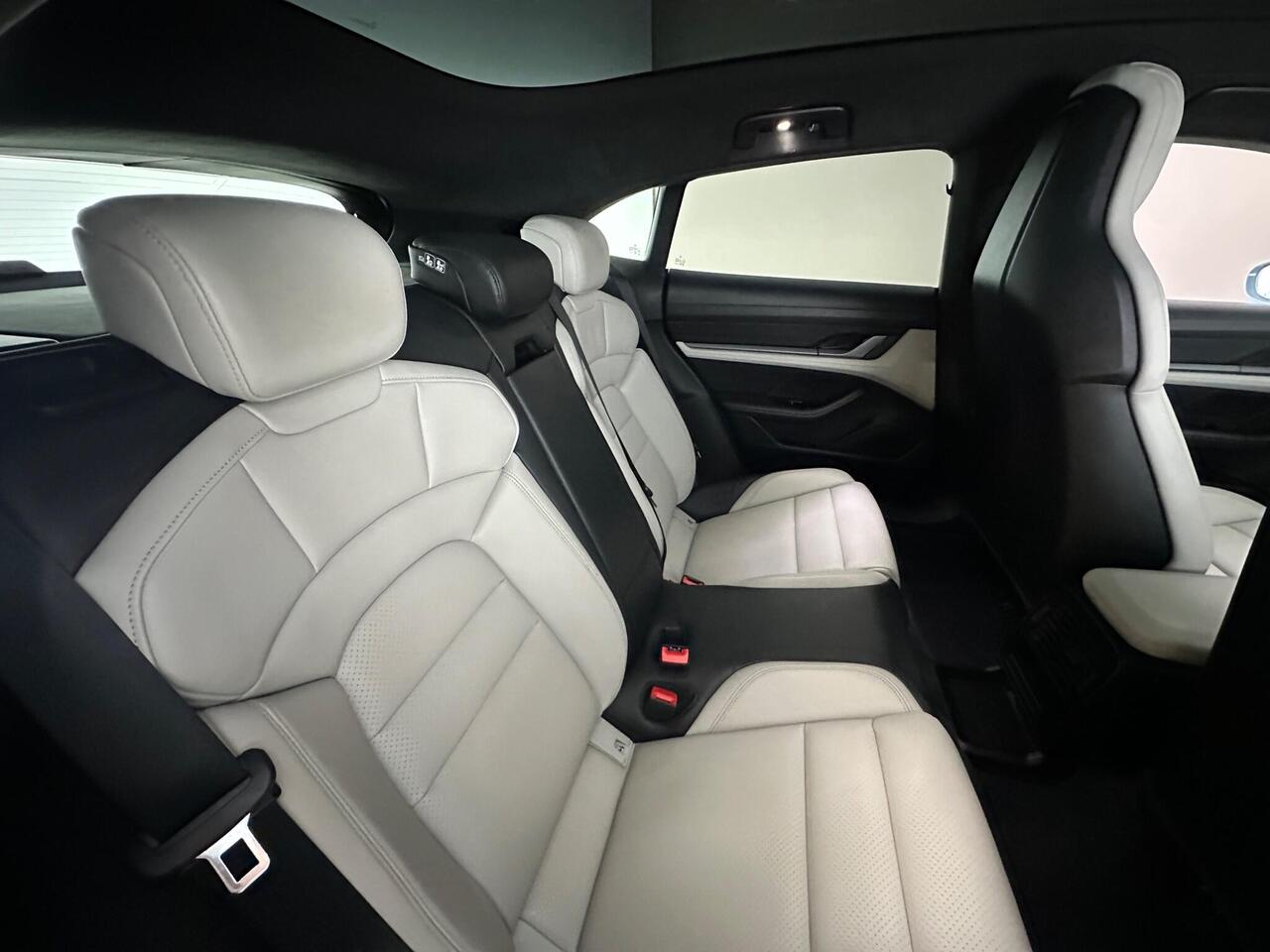 Porsche Taycan LV71XCL