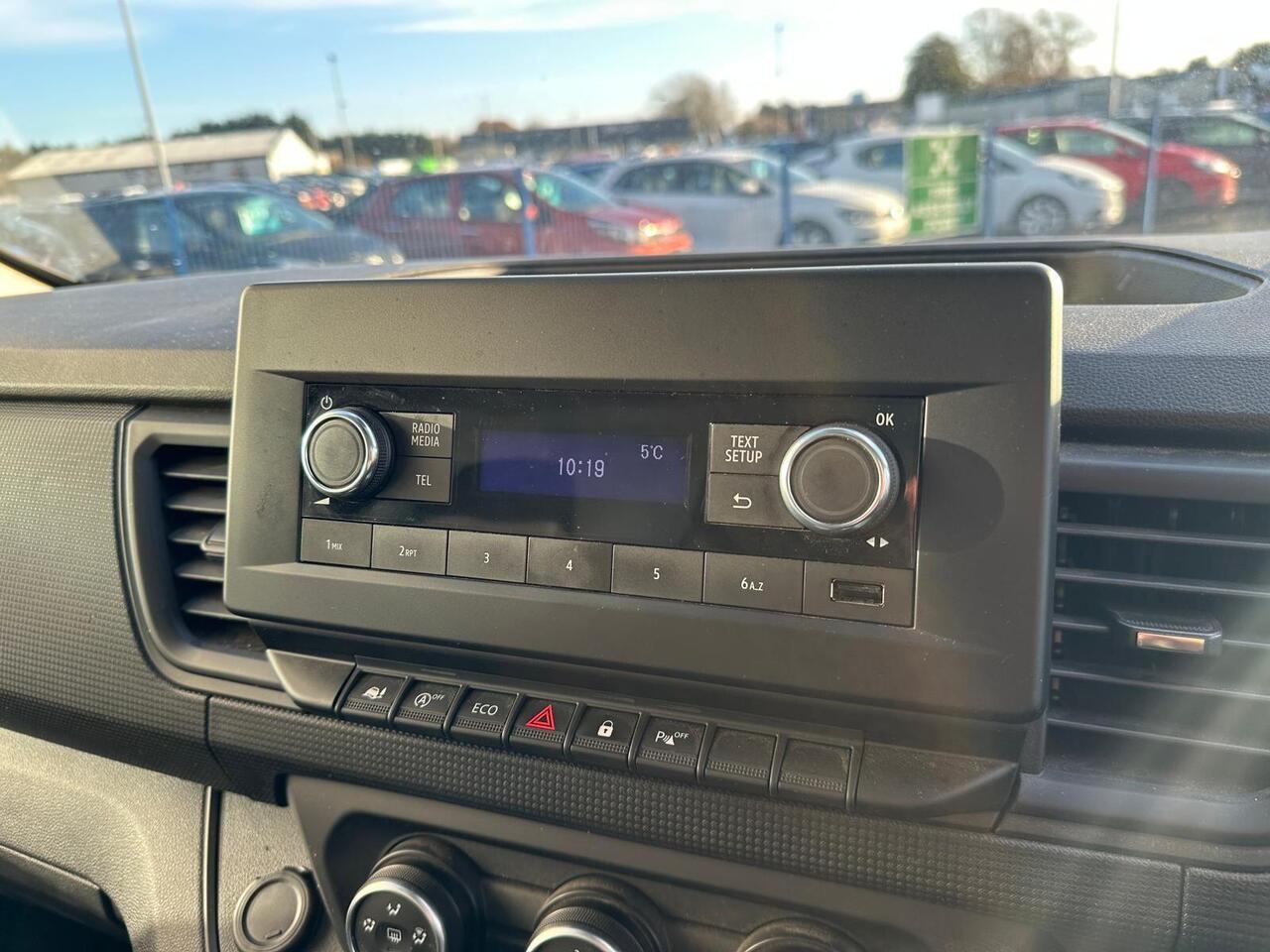 Nissan Primastar SL72YOM