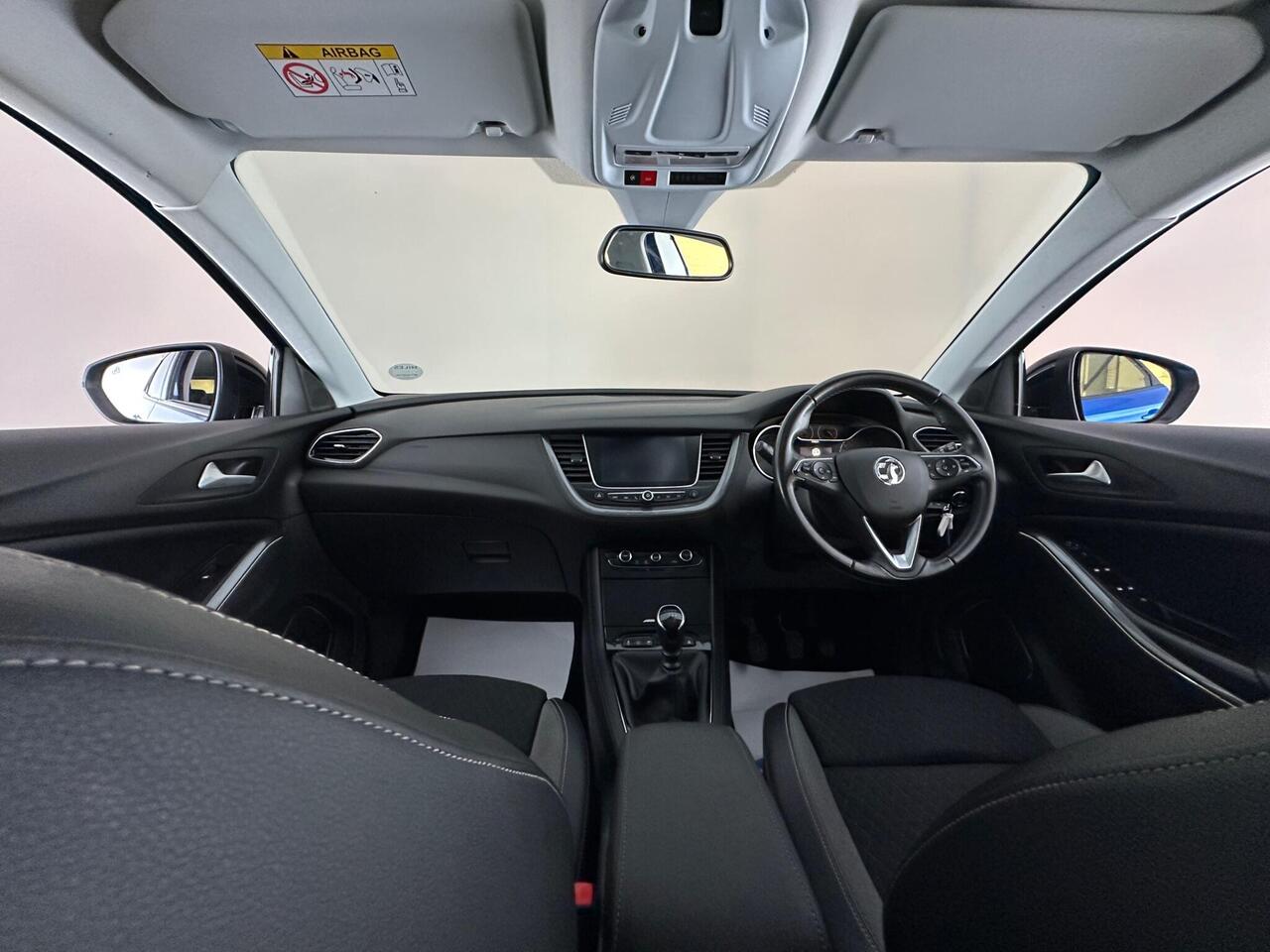 Vauxhall Grandland X DT69YHN