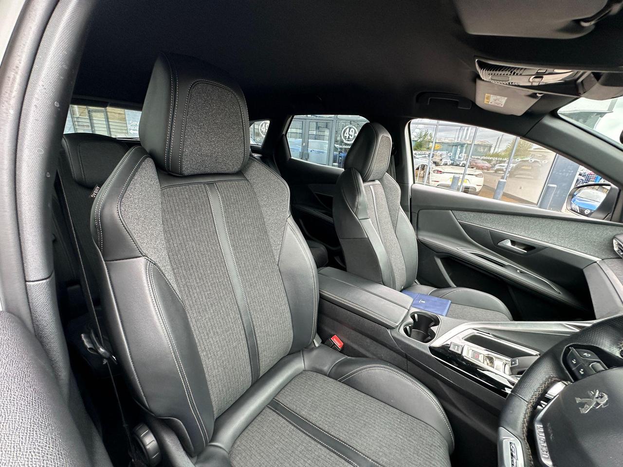 Peugeot 3008 KP69UZV