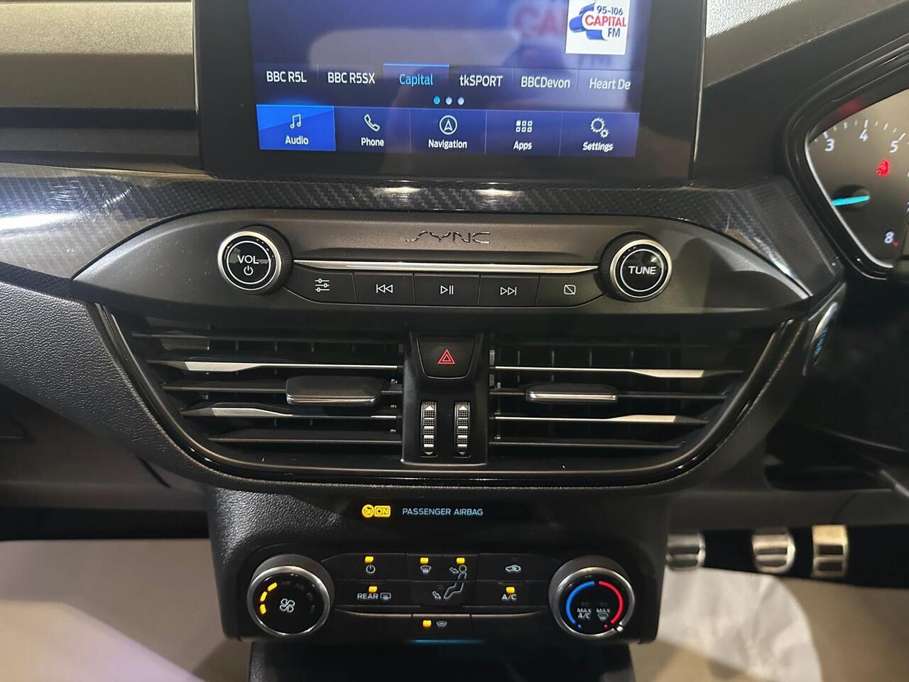 Ford Focus WJ68UUT
