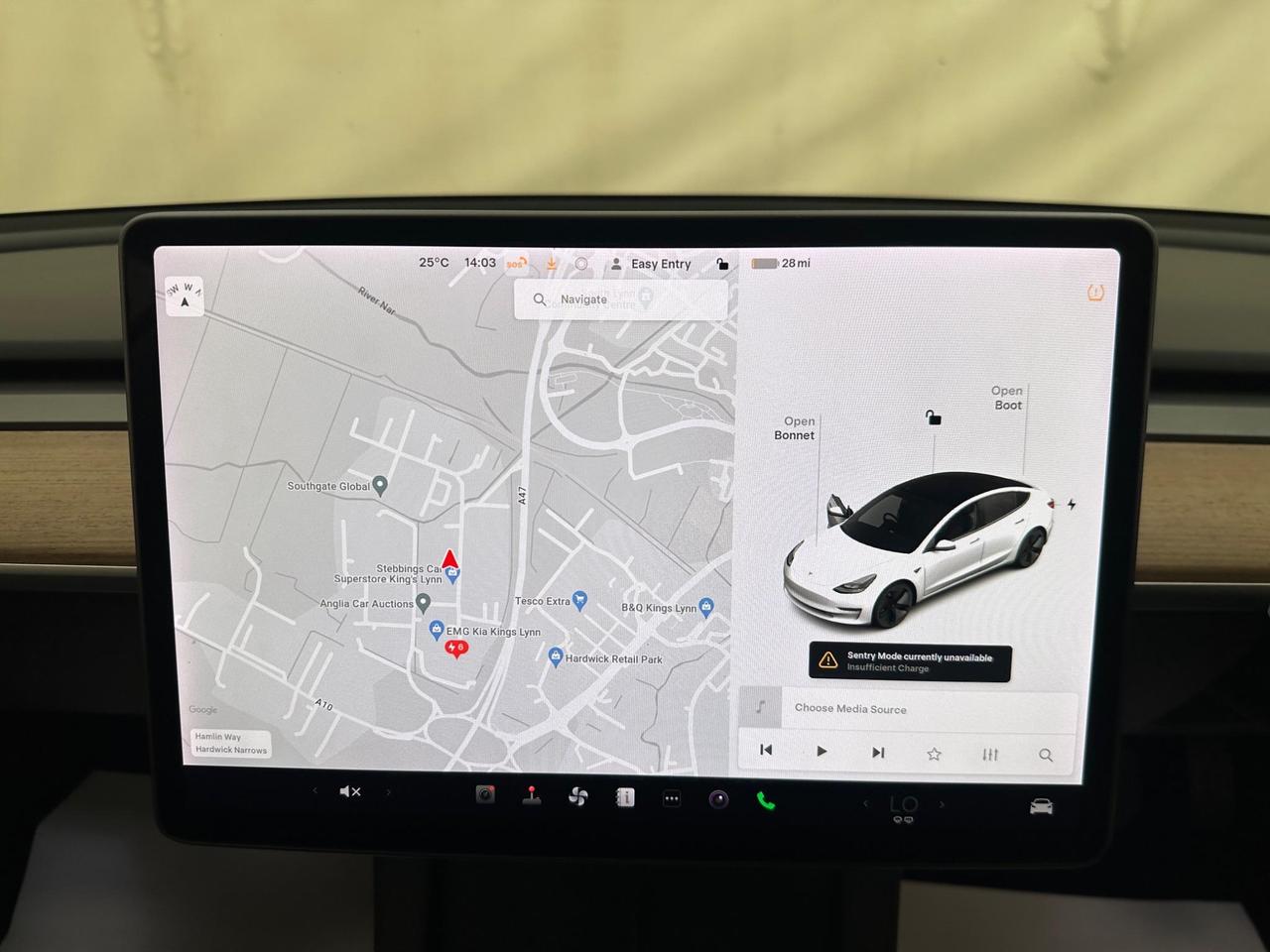 Tesla Model 3 YH21MYD