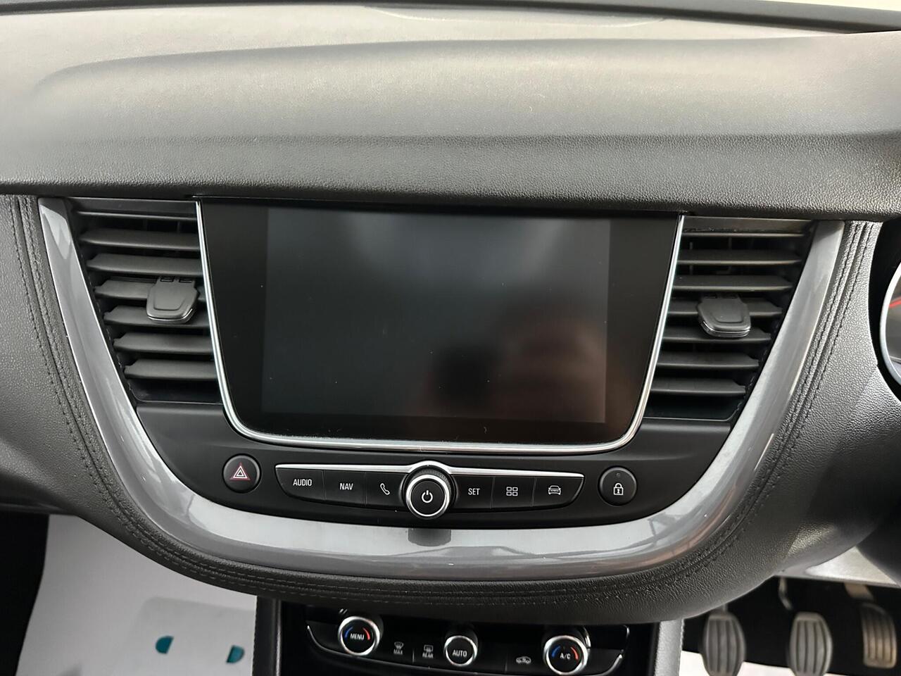 Vauxhall Grandland X DT69YHN