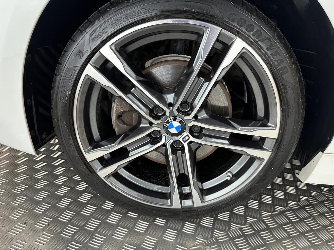 BMW 1 Series YP72HGD