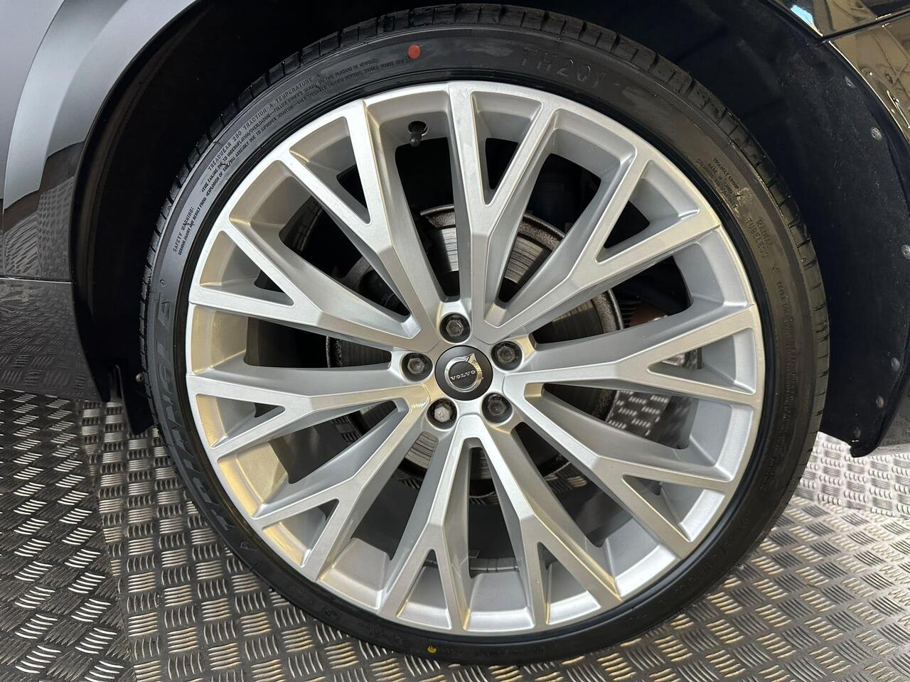 Volvo XC60 YP18RZN