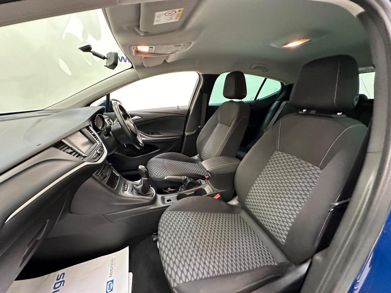 Vauxhall Astra VU20ZNC