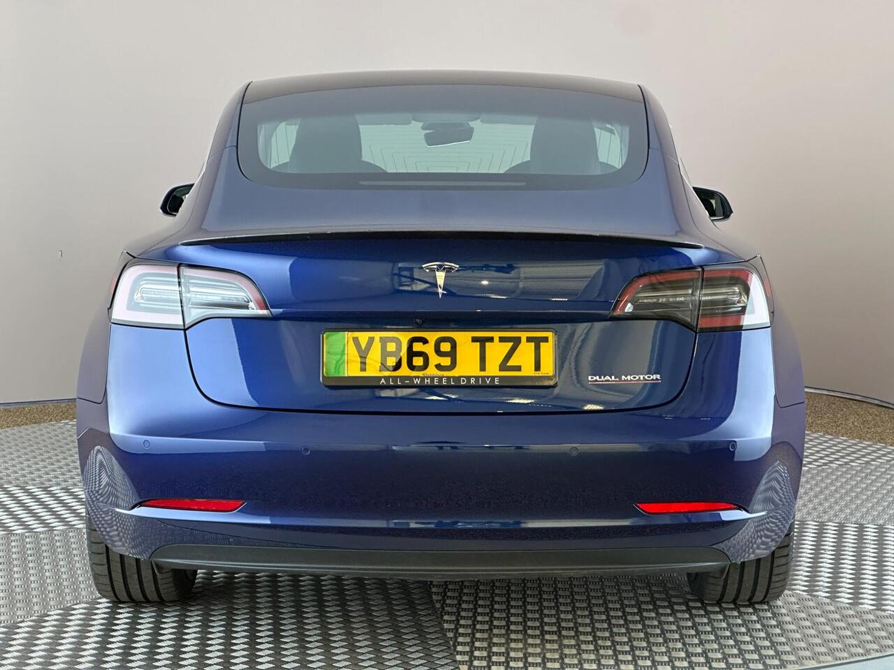 Tesla Model 3 YB69TZT