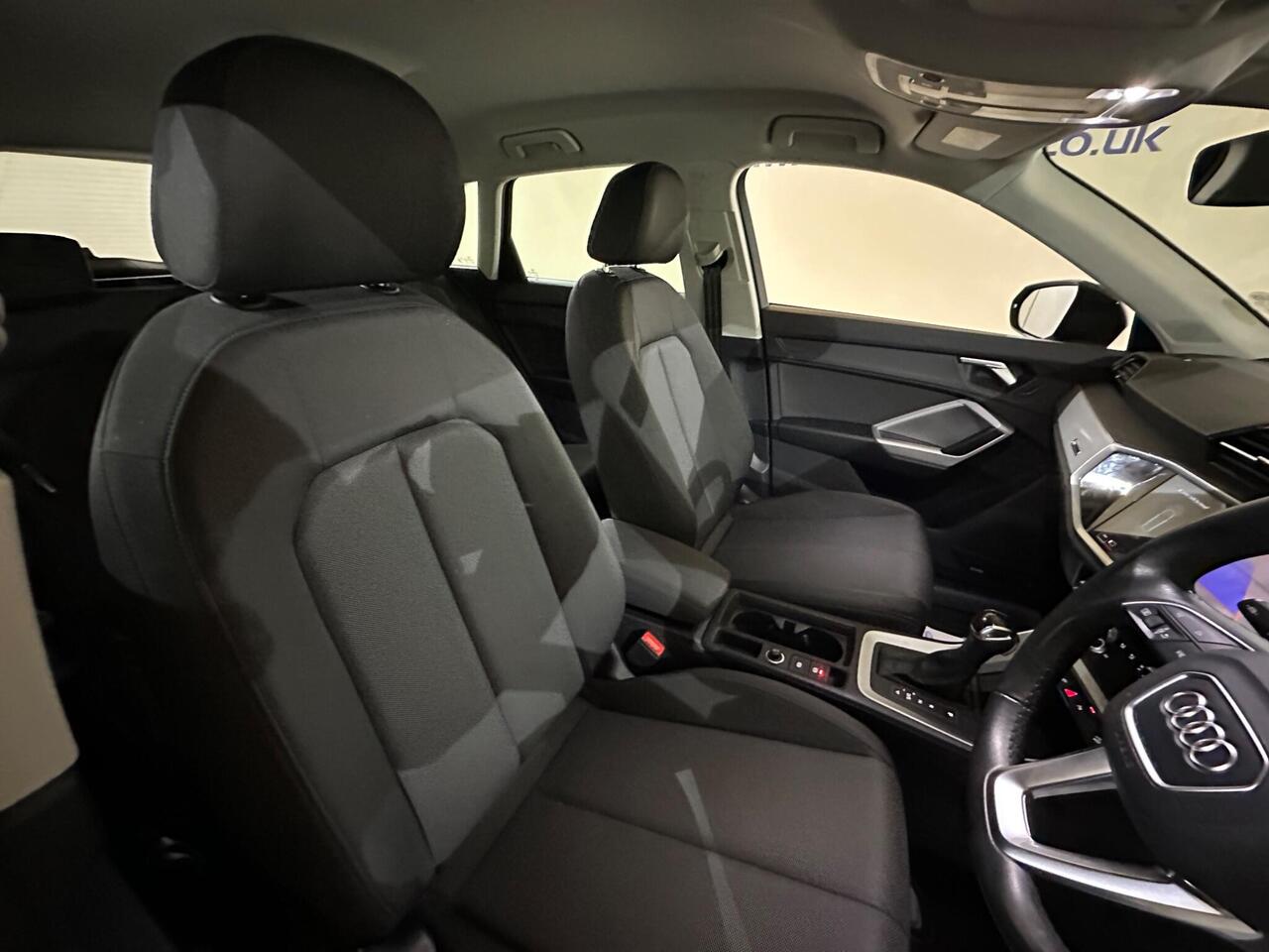 Audi Q3 MW22OVR