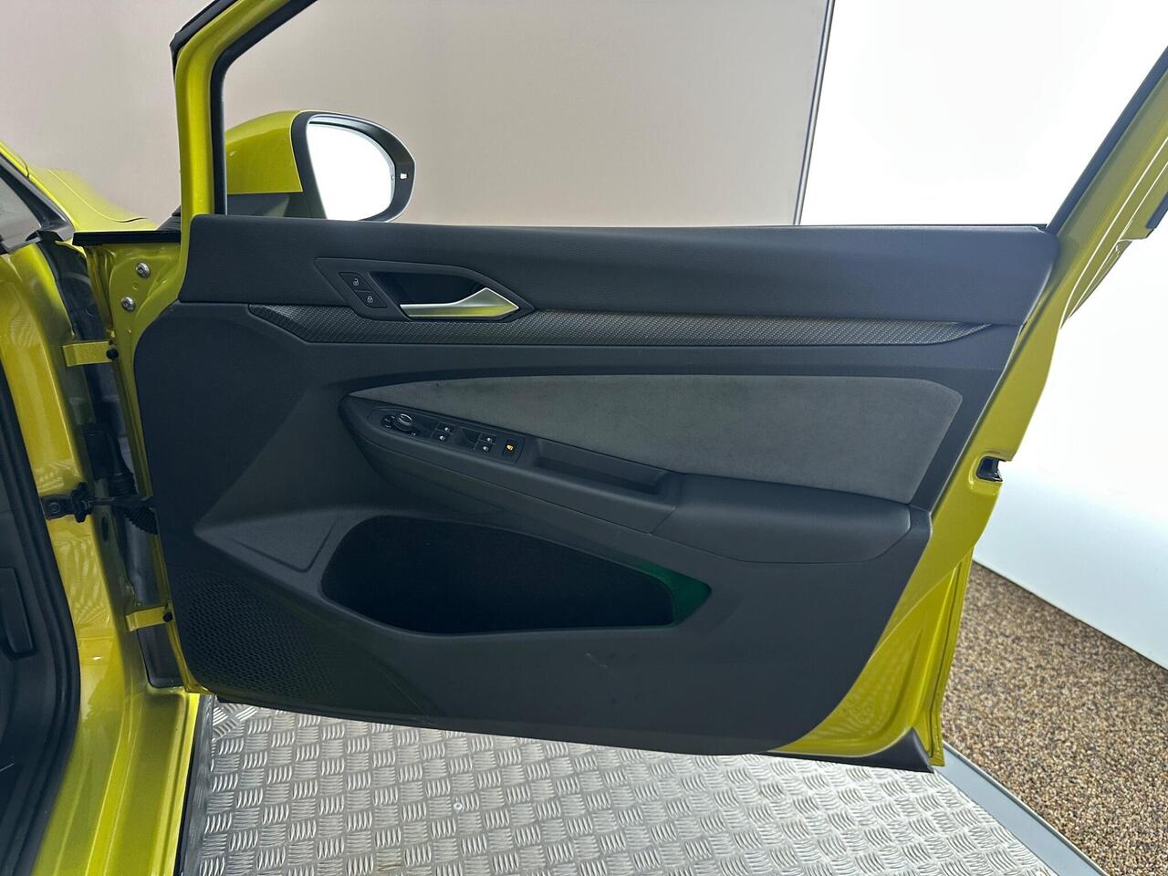 Volkswagen Golf EX71HKW