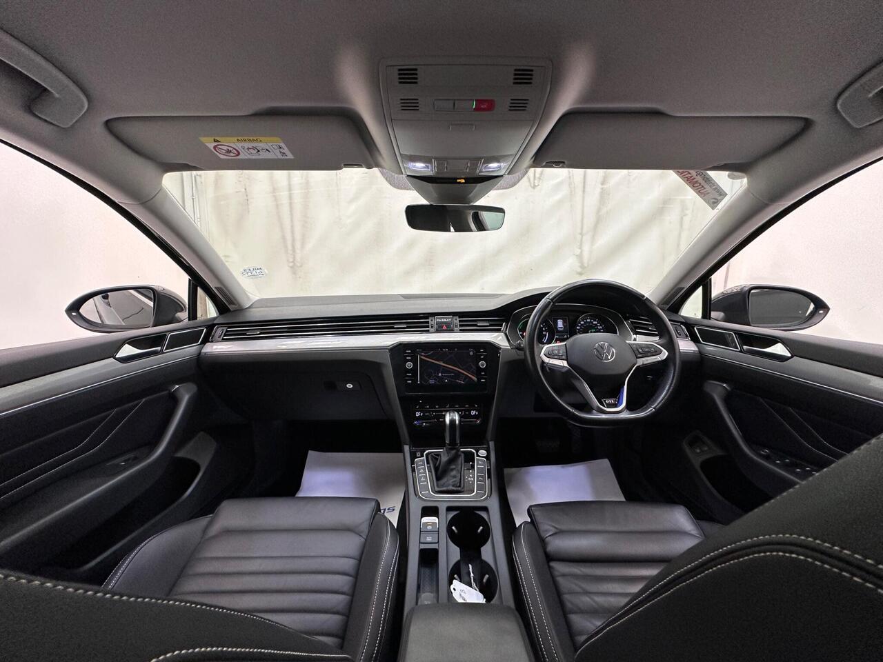 Volkswagen Passat YE70UZH