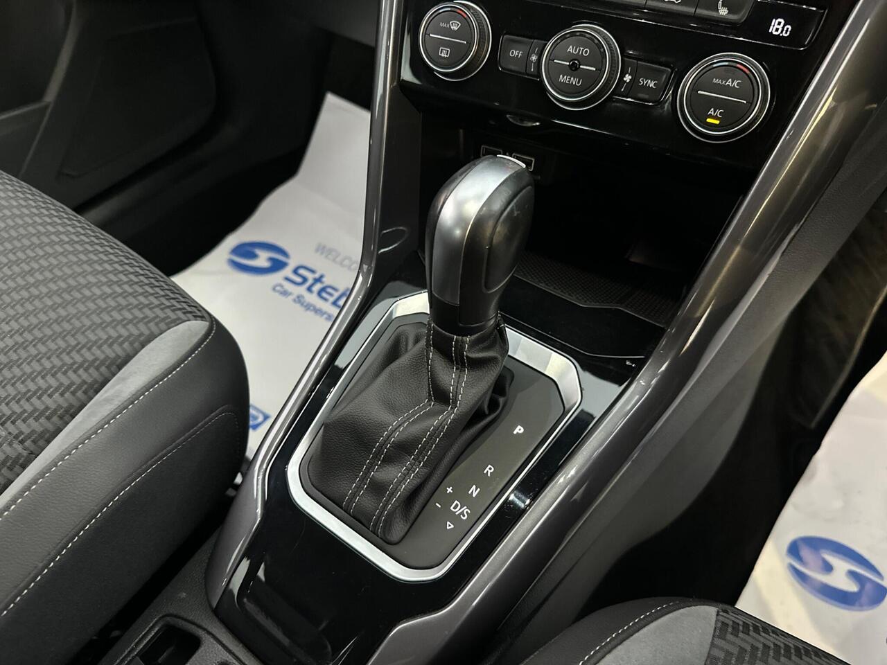 Volkswagen T-Roc VO69HNL
