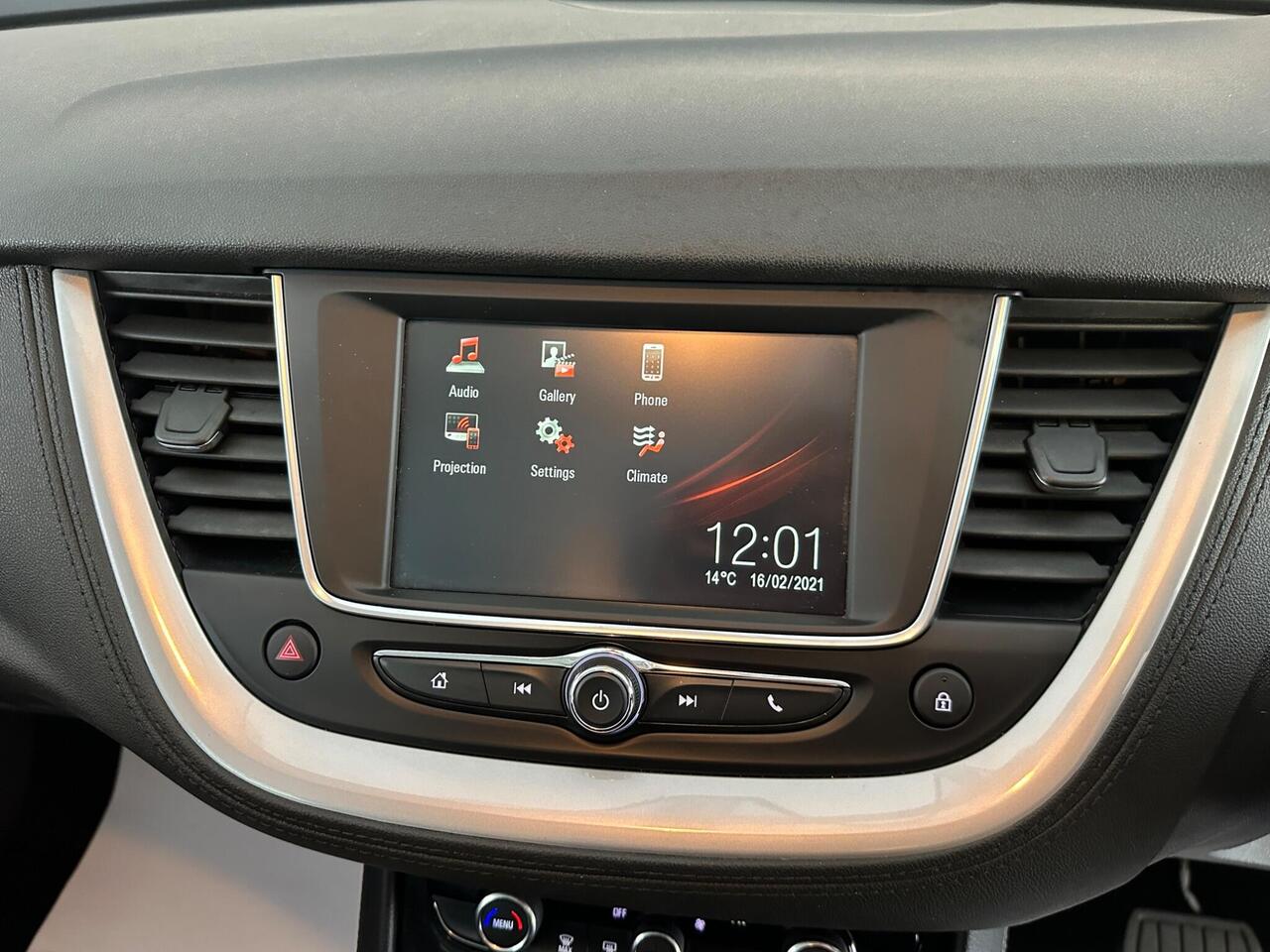 Vauxhall Grandland X SK68DMY