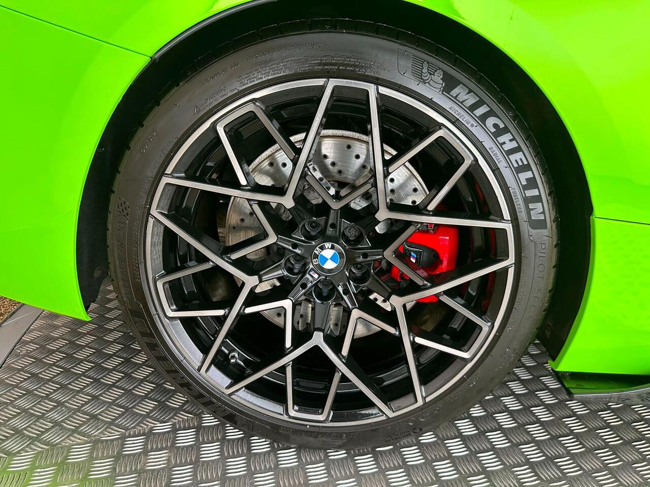 BMW M8 EF72XJA