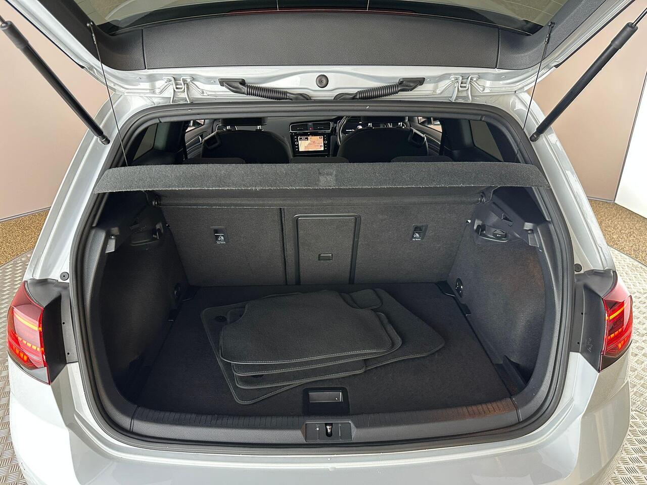 Volkswagen Golf FL69TNN