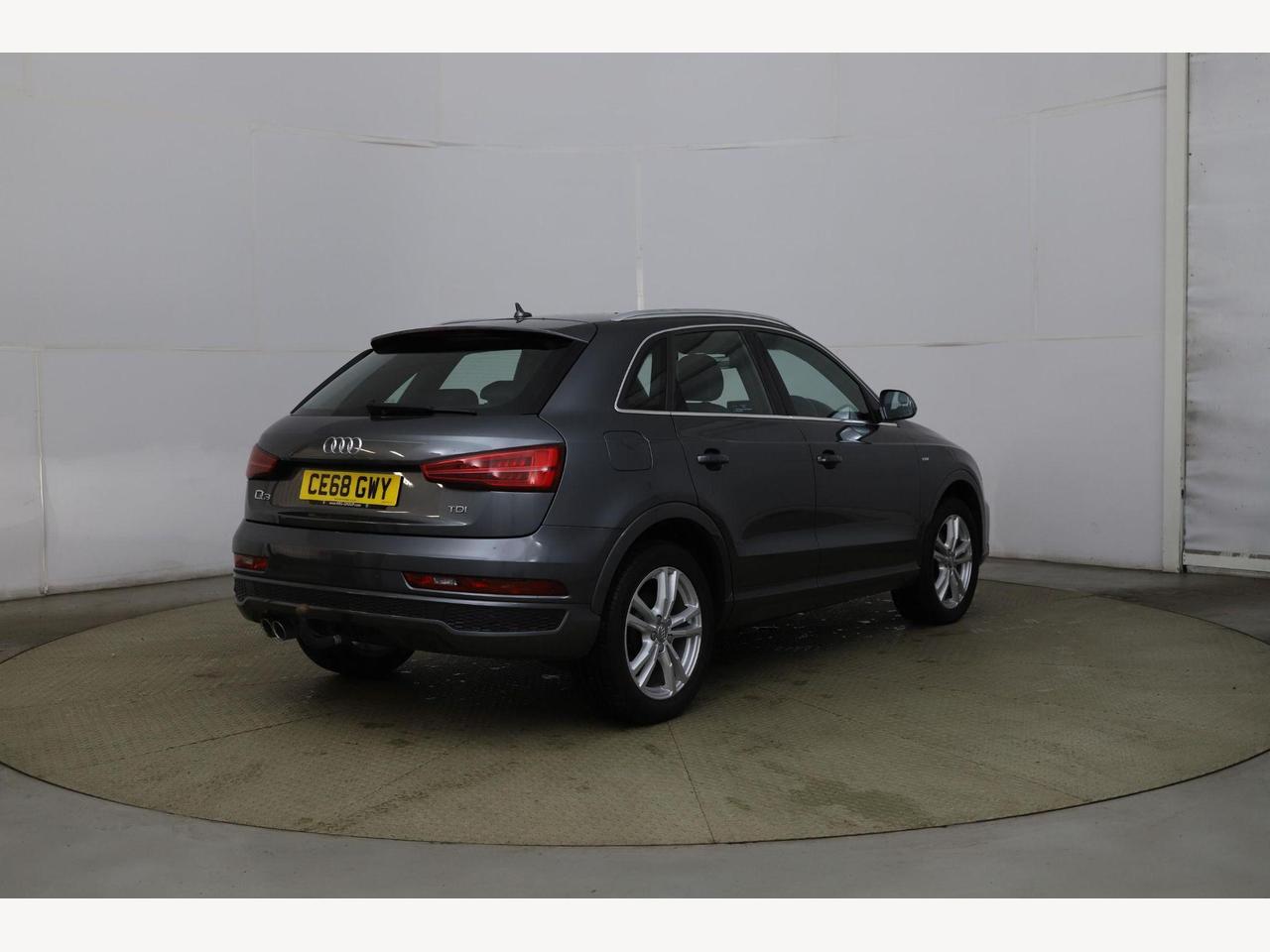 Audi Q3 CE68GWY