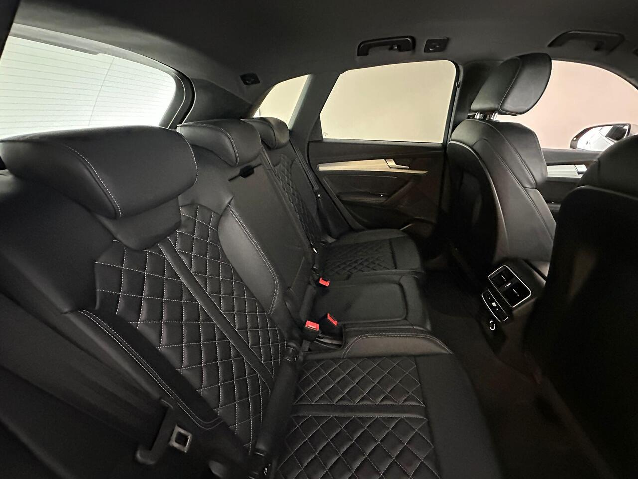 Audi SQ5 AE19UUX