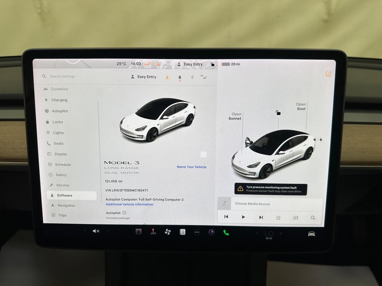 Tesla Model 3 YH21MYD