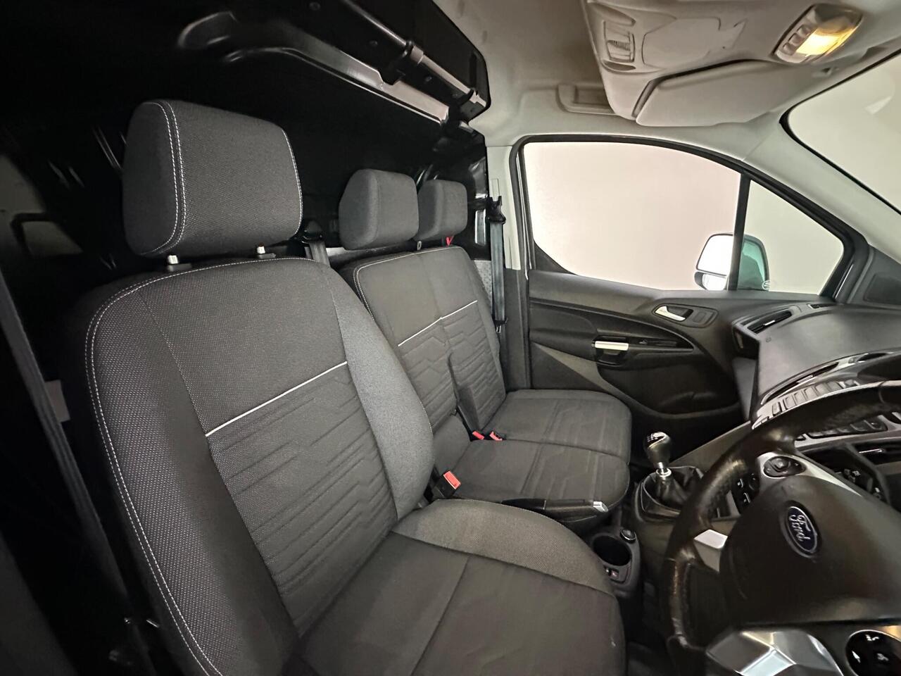 Ford Transit Connect PN67WYY