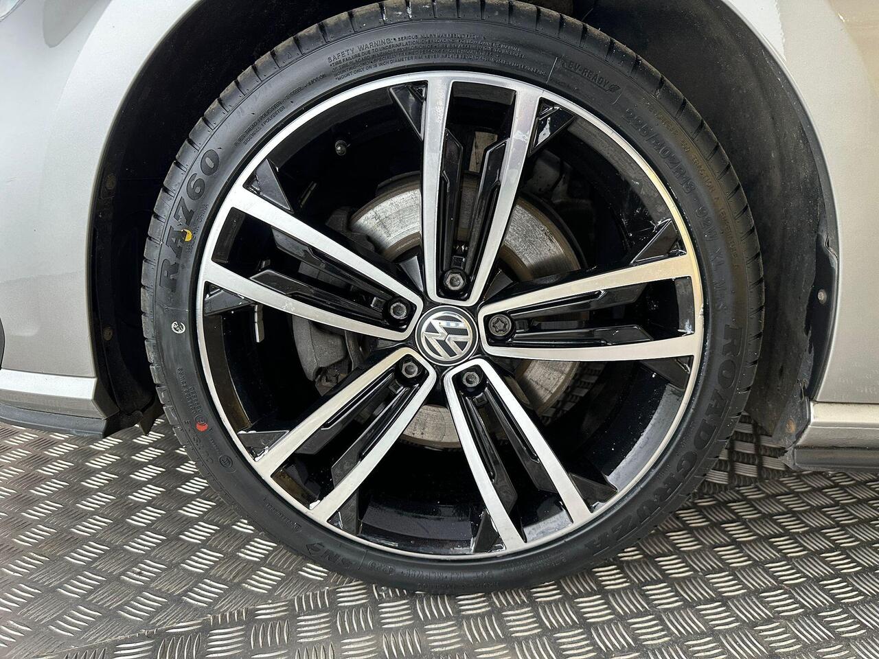 Volkswagen Golf MK69DZY