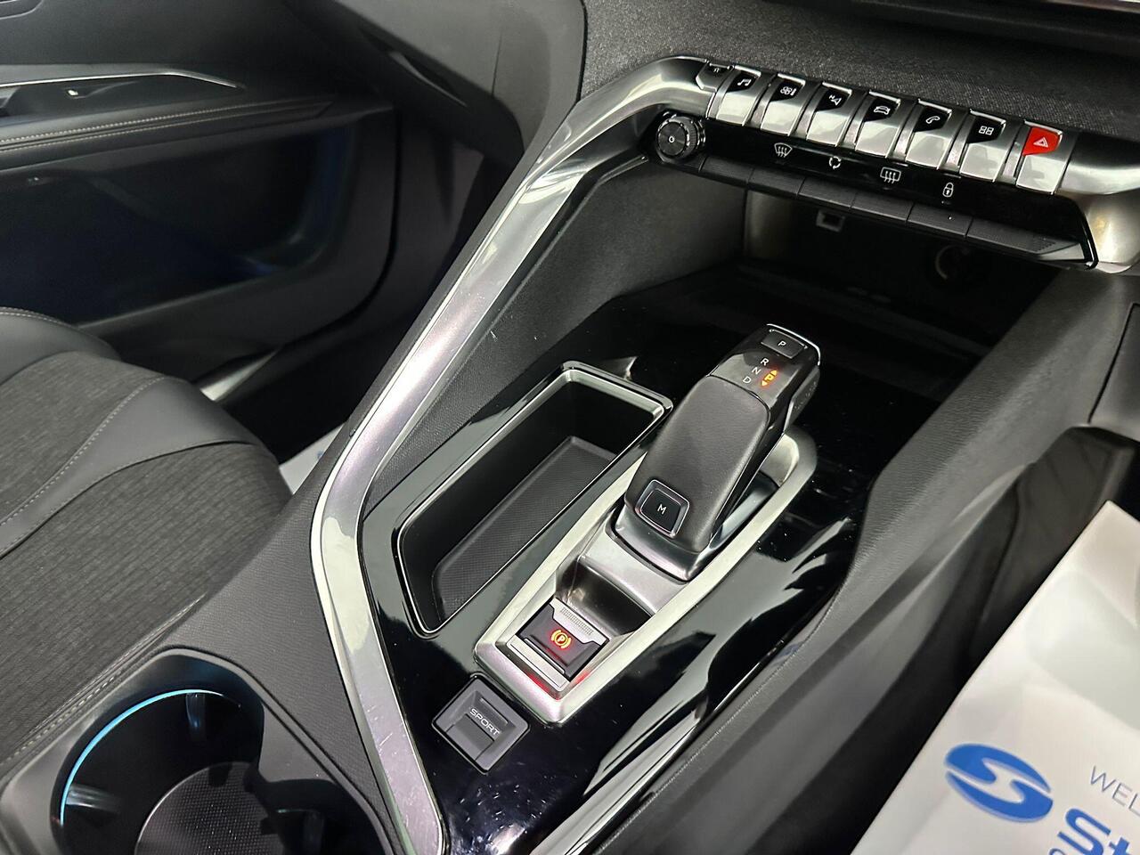 Peugeot 5008 YC69YJN