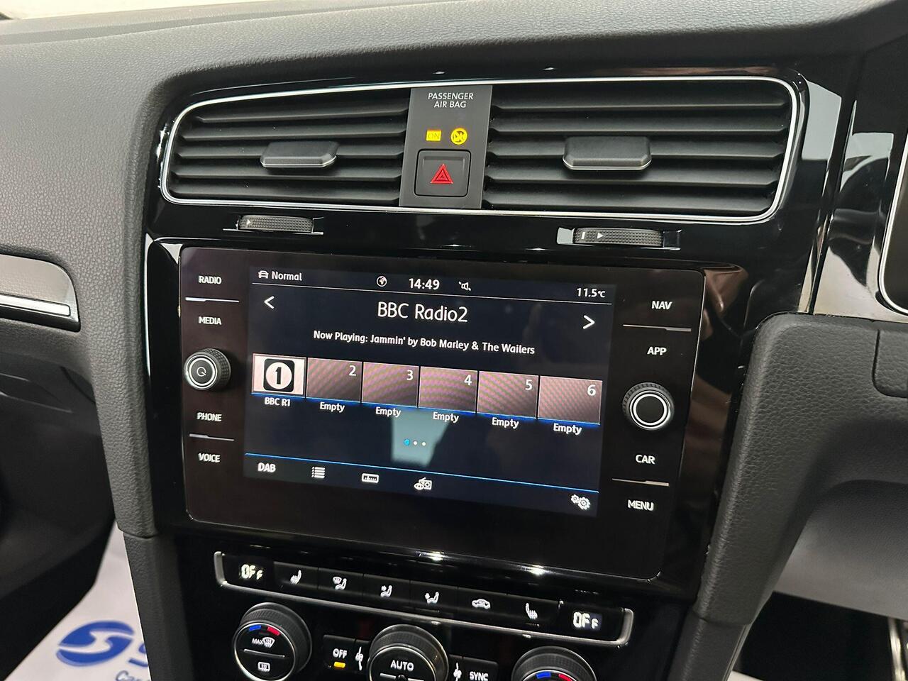 Volkswagen Golf FL69TNN