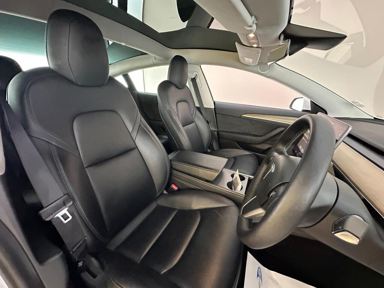 Tesla Model 3 AF72WBK