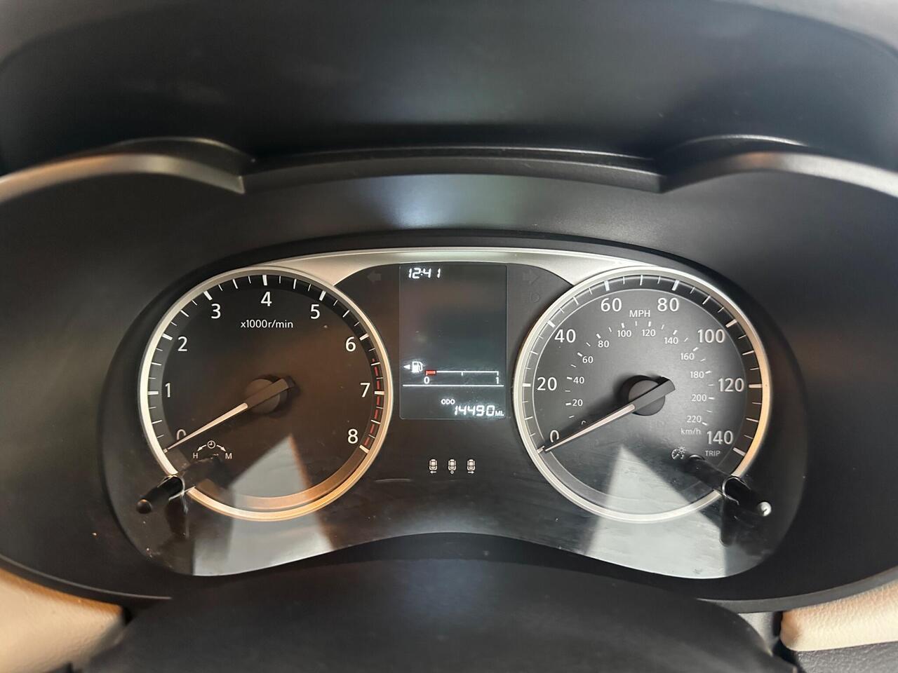 Nissan Micra YC22CZV