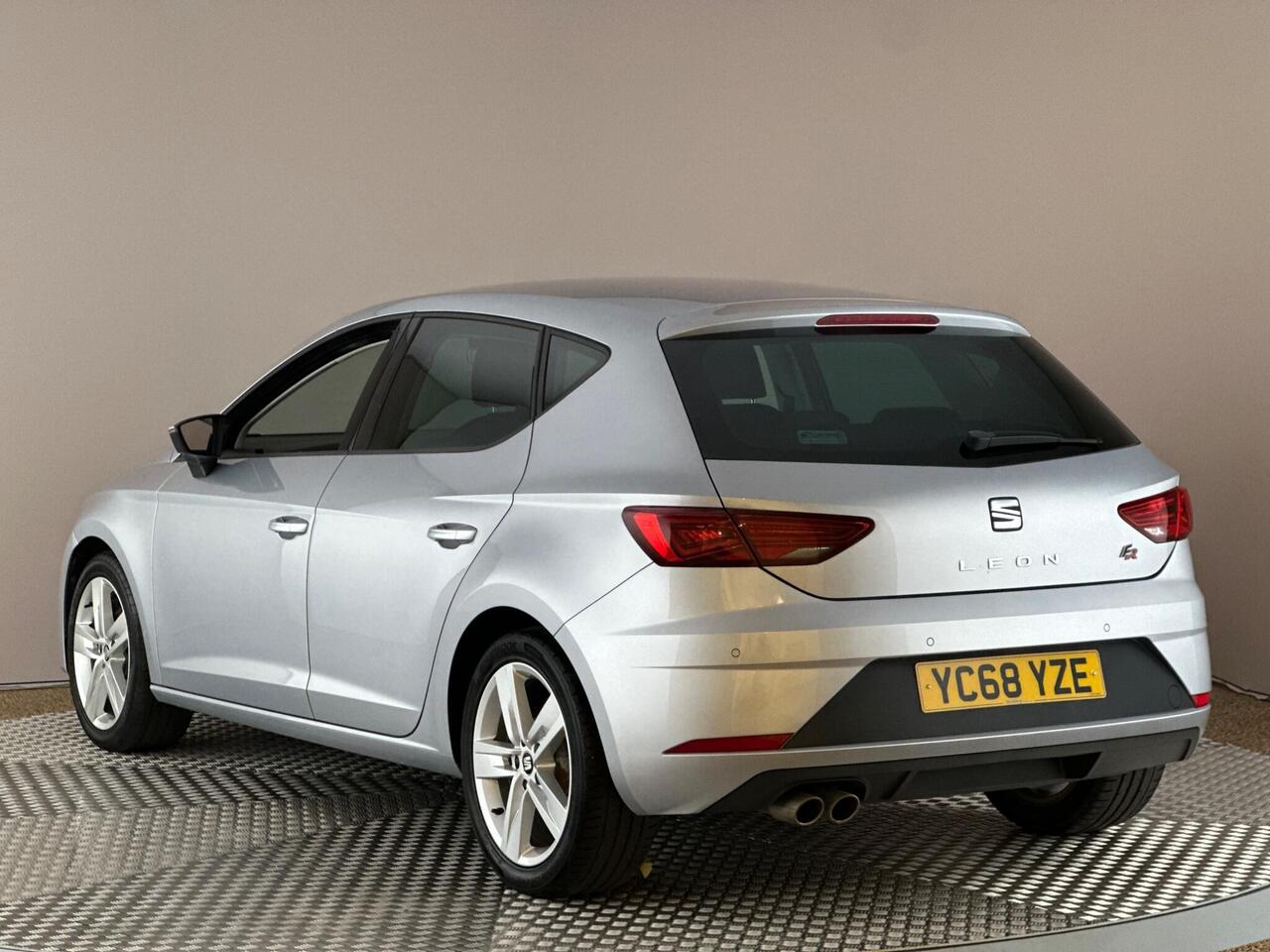 SEAT Leon YC68YZE