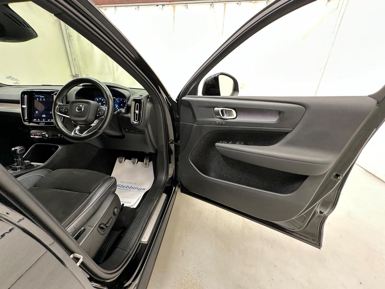 Volvo XC40 YM70MTZ