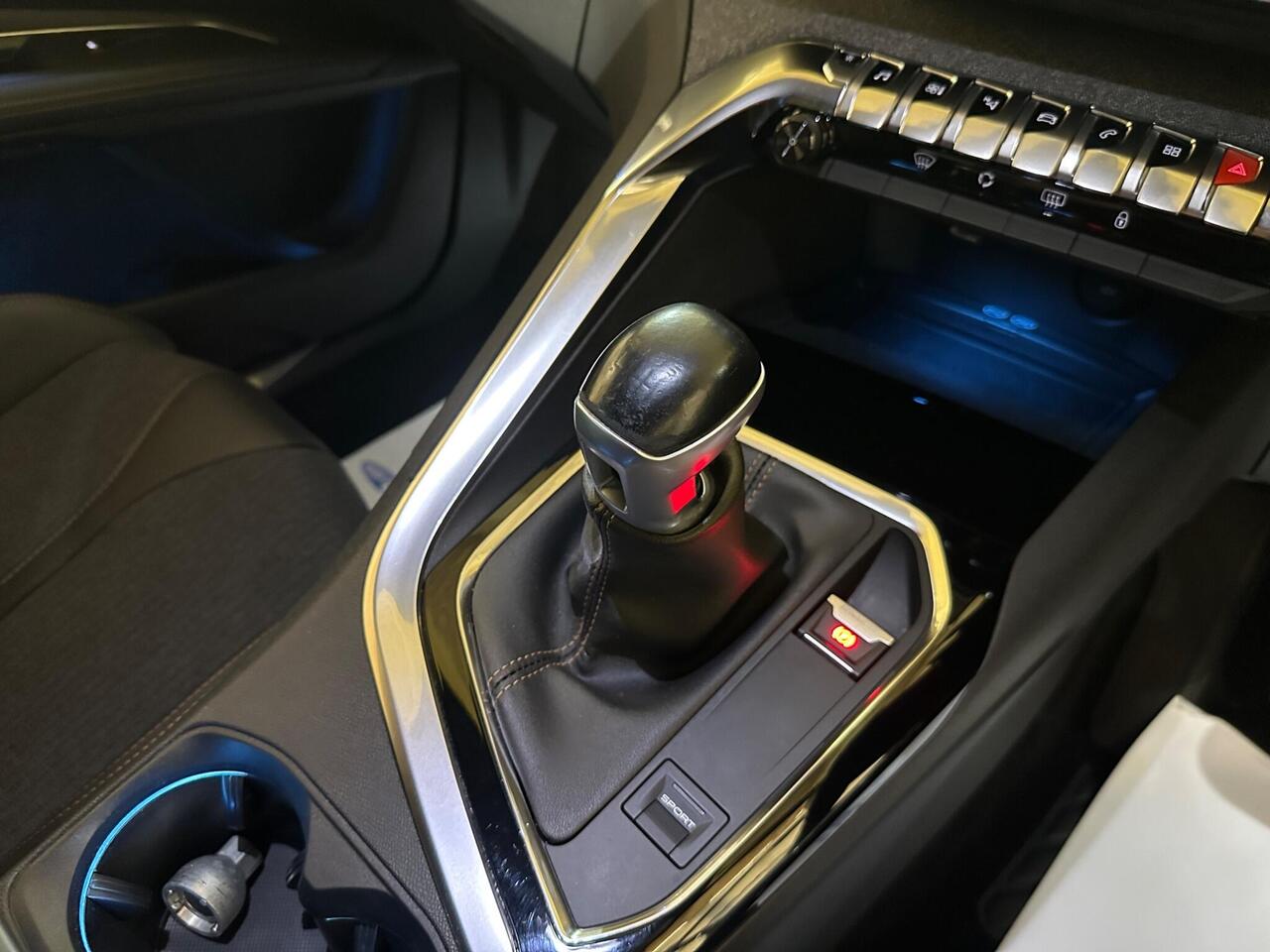 Peugeot 3008 AV17NKP