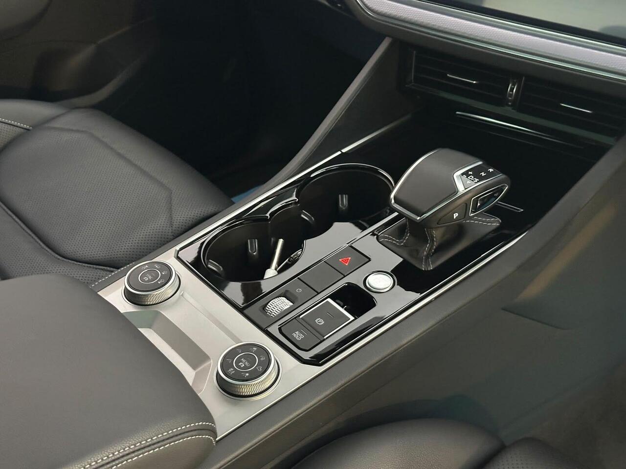 Volkswagen Touareg KY69UHS