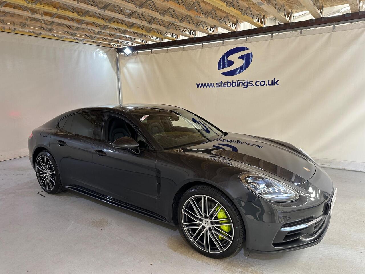 Porsche Panamera VU67KYG