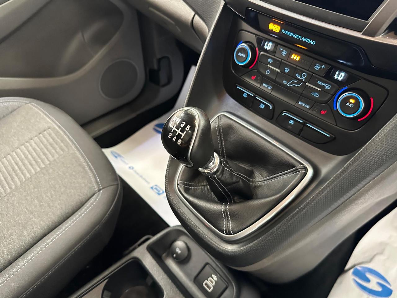 Ford Grand Tourneo Connect CN22PDZ