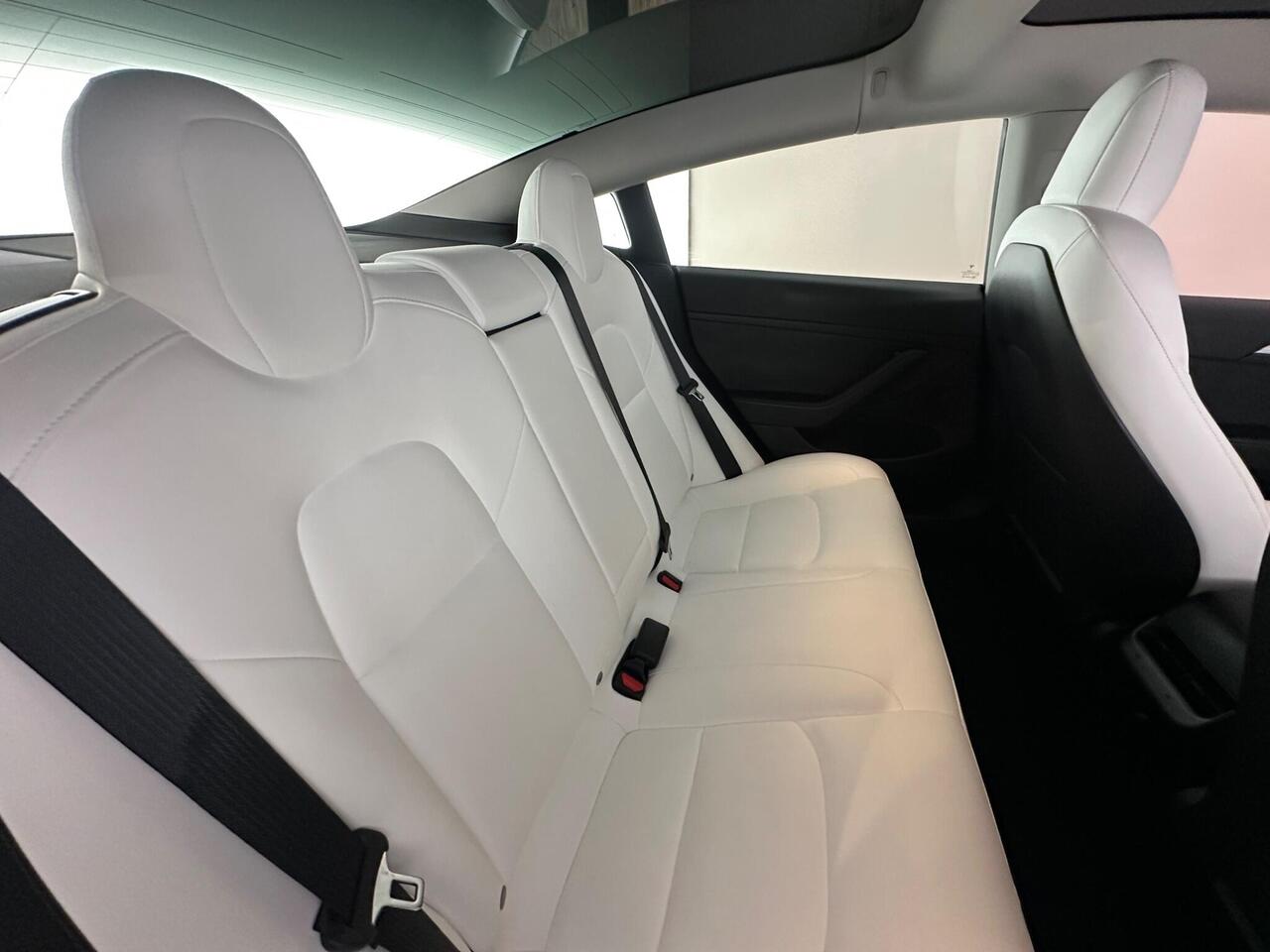 Tesla Model 3 LF71VTK