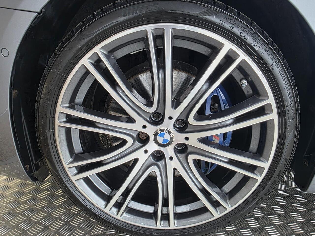 BMW 5 Series YK18JUW