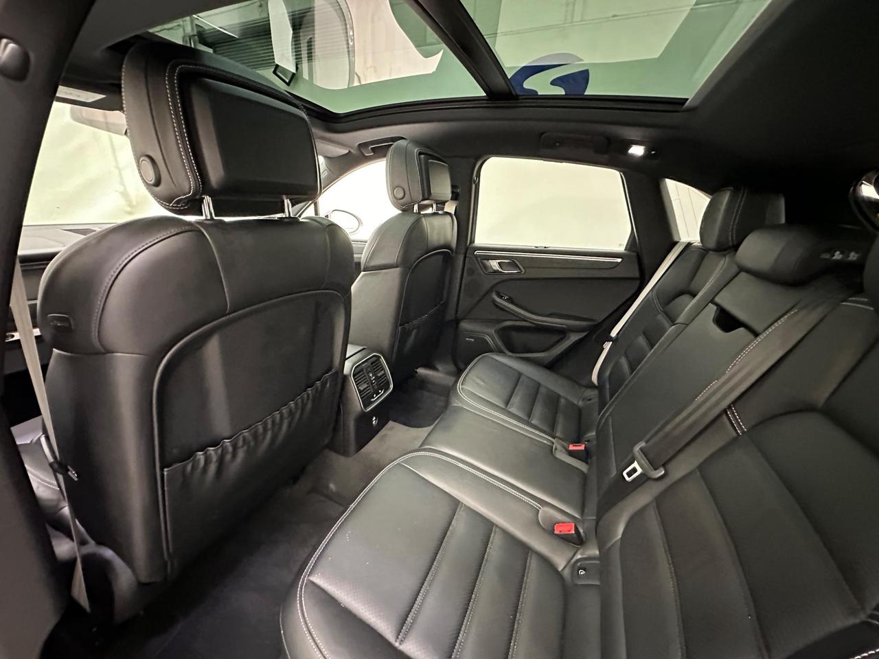 Porsche Macan SM22PHN