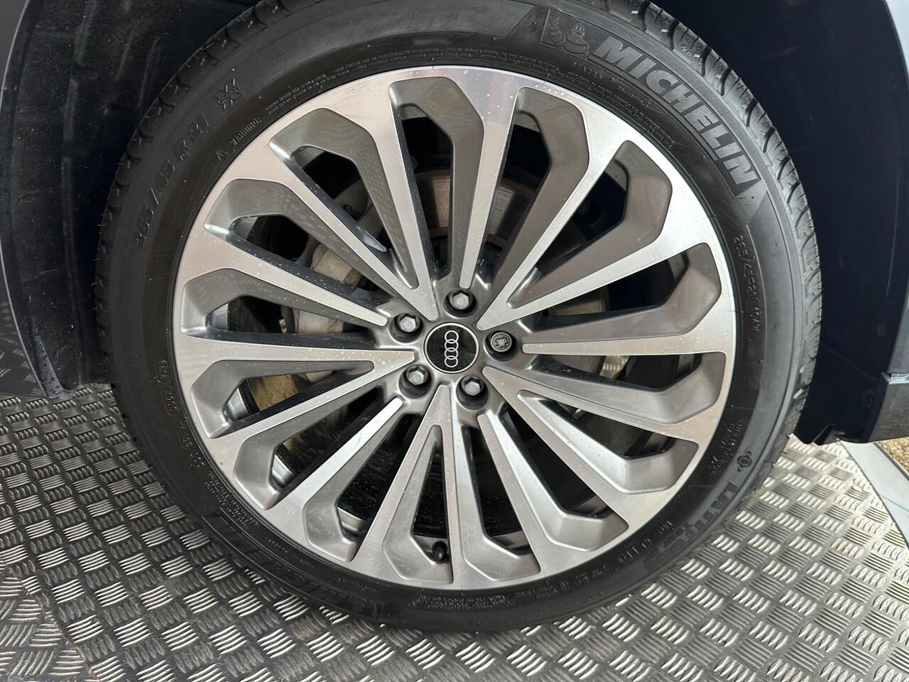 Audi e-tron RY21HHX