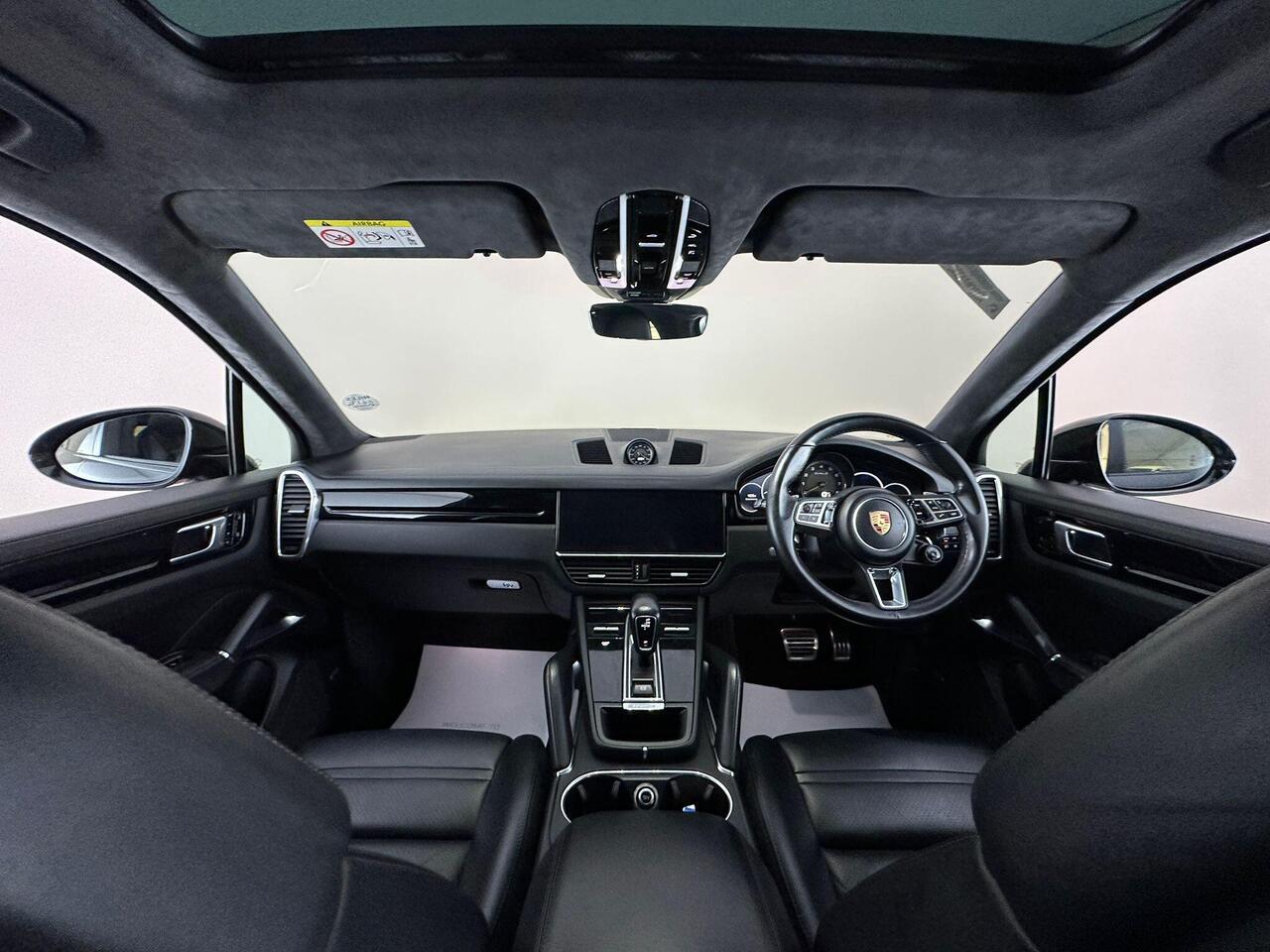 Porsche Cayenne SW69BKY