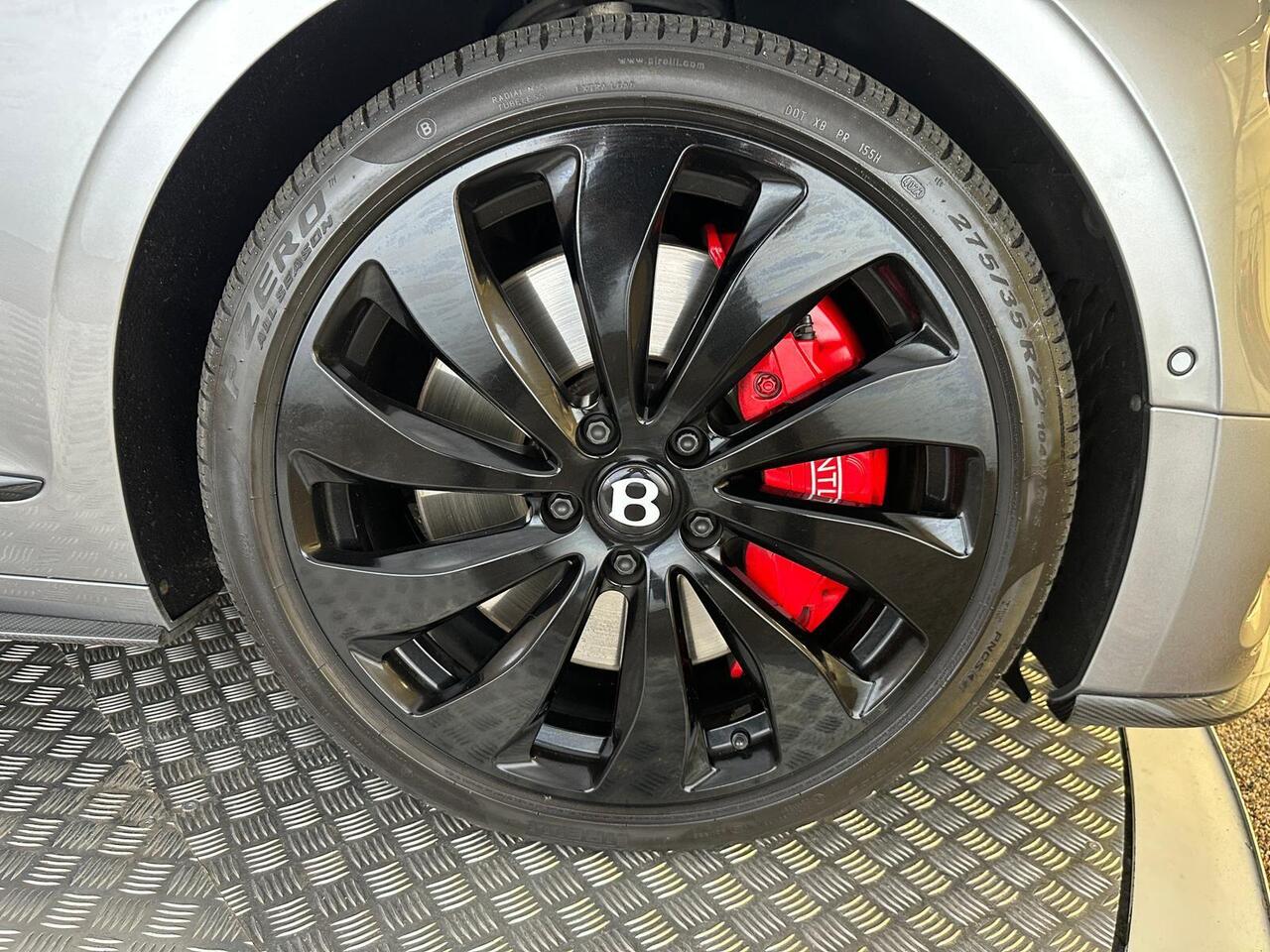 Bentley Flying Spur SN71VZD