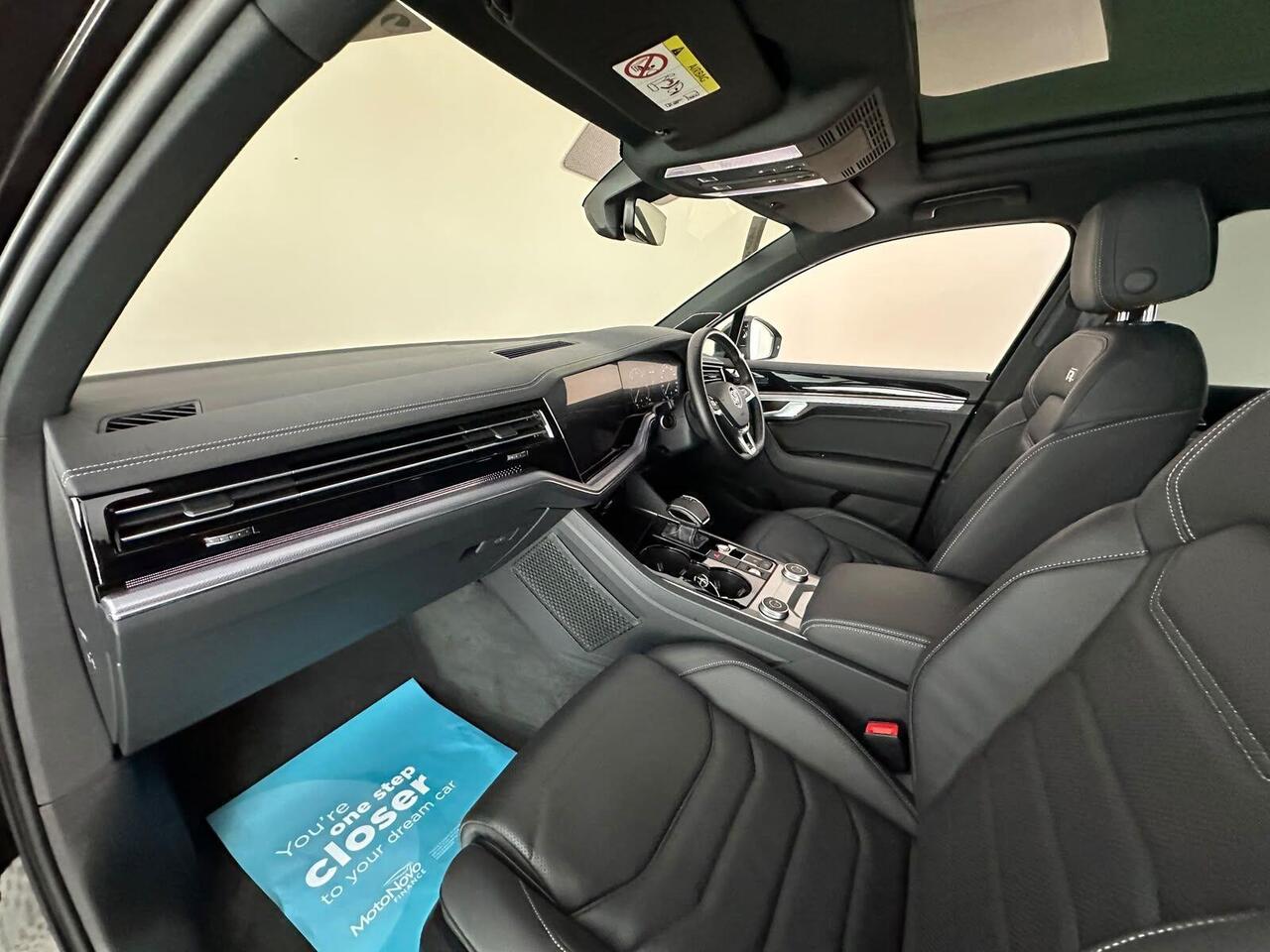 Volkswagen Touareg KY69UHS