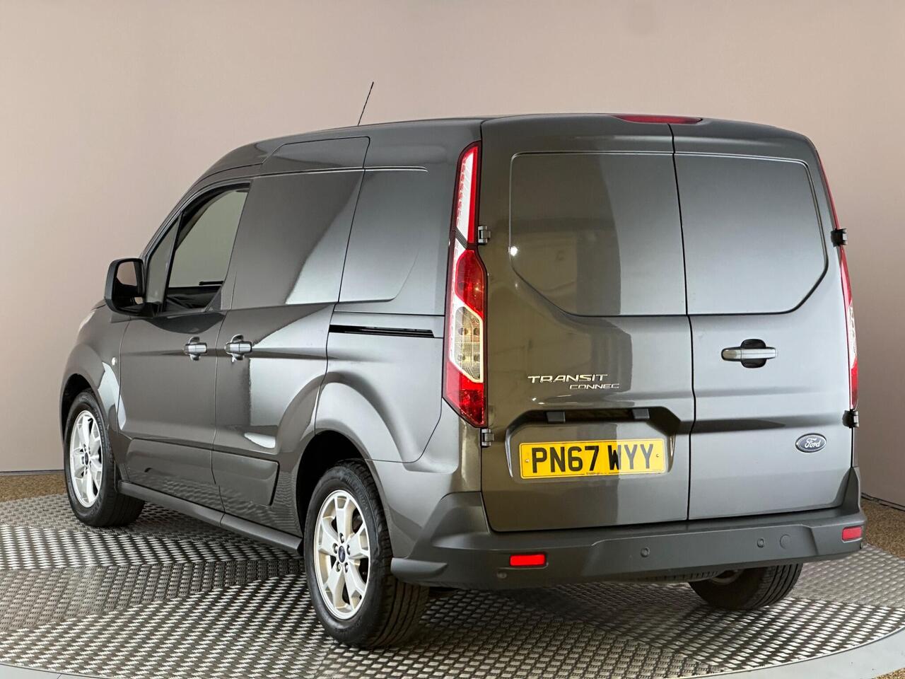 Ford Transit Connect PN67WYY
