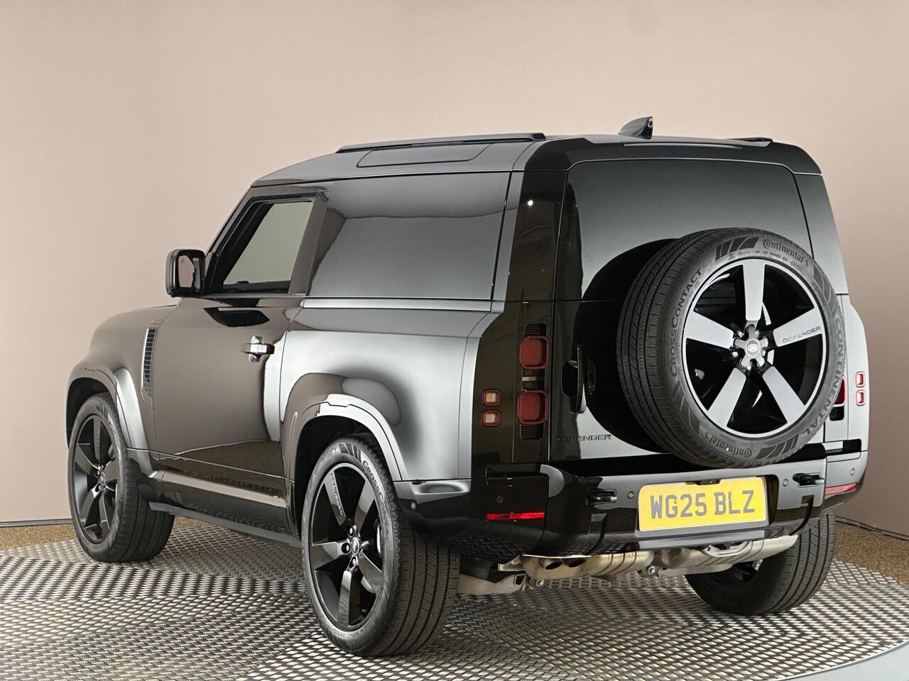 Land Rover Defender 90 WG25BLZ