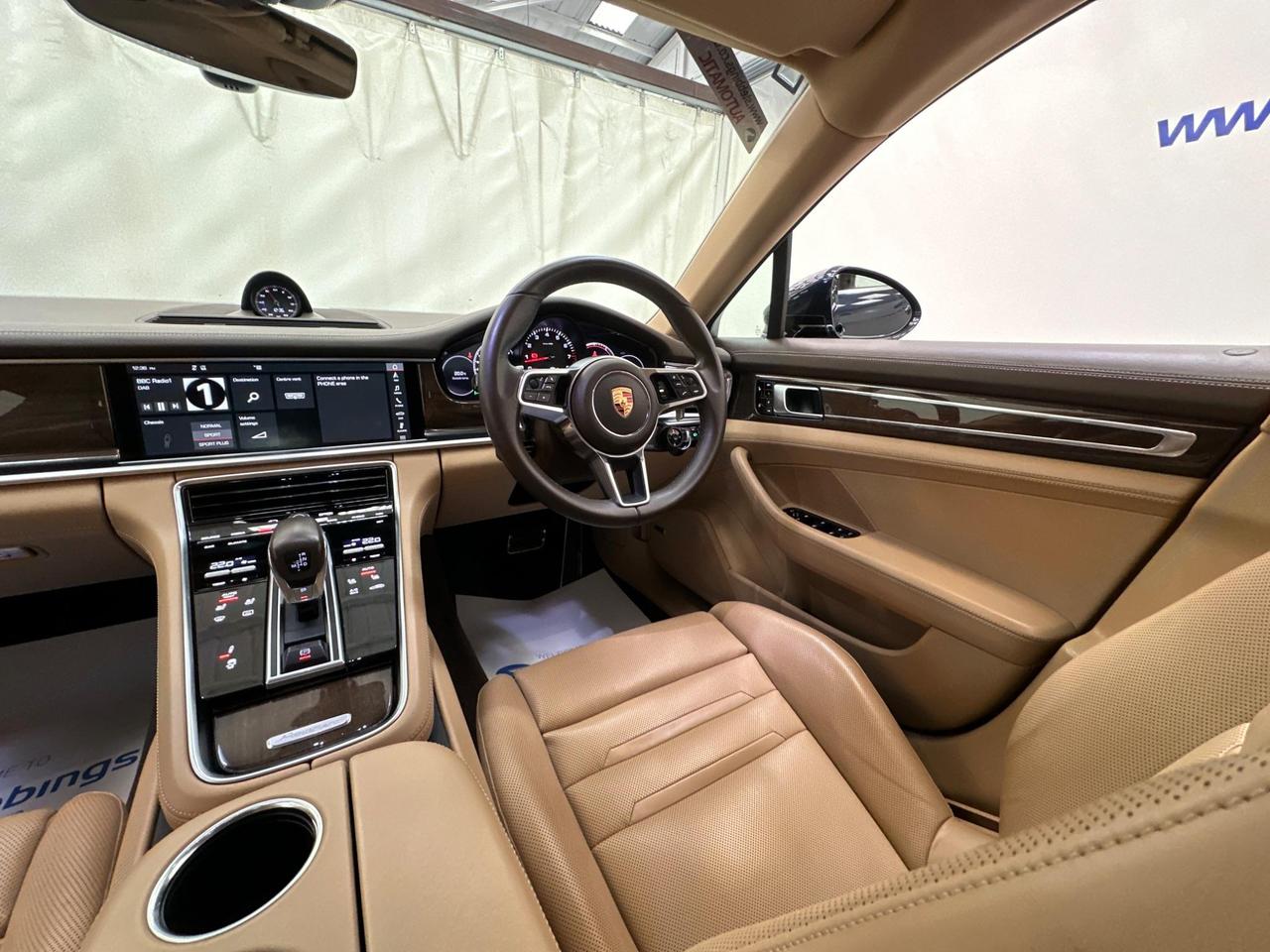 Porsche Panamera LA17VFV