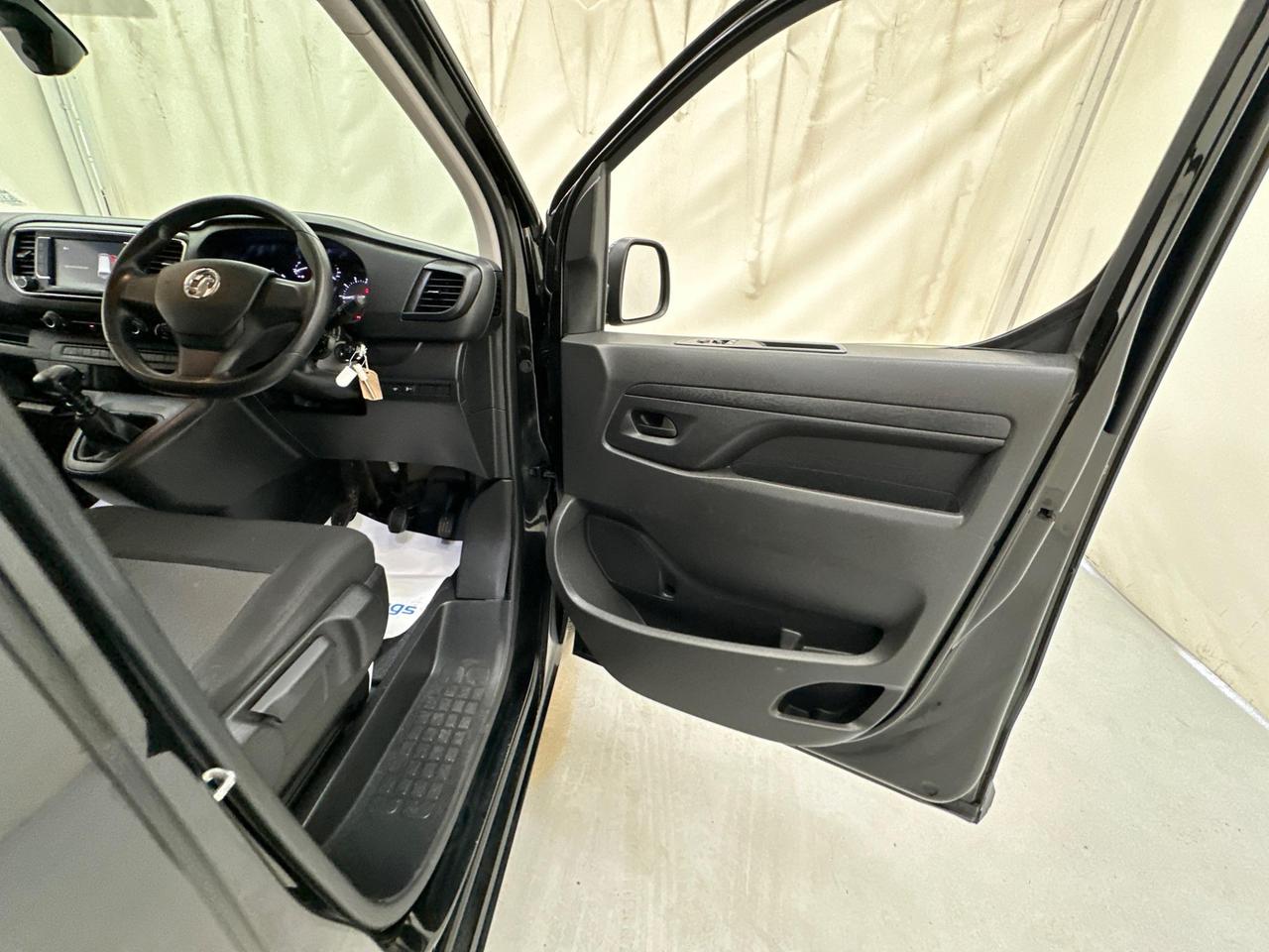 Vauxhall Vivaro KS23DHY