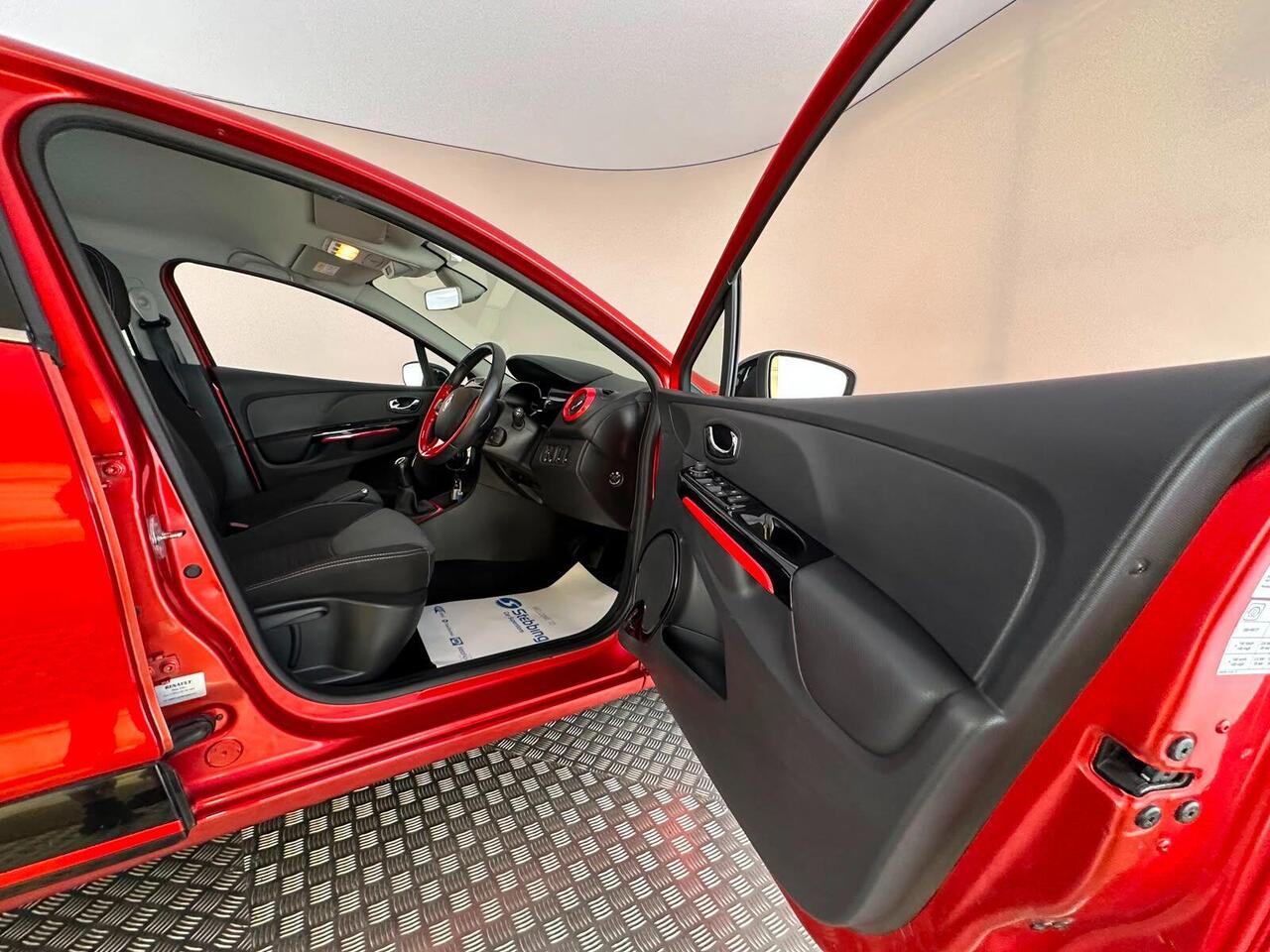 Renault Clio LO64FZP