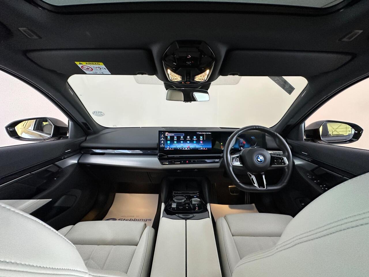 BMW i5 AO25HRK
