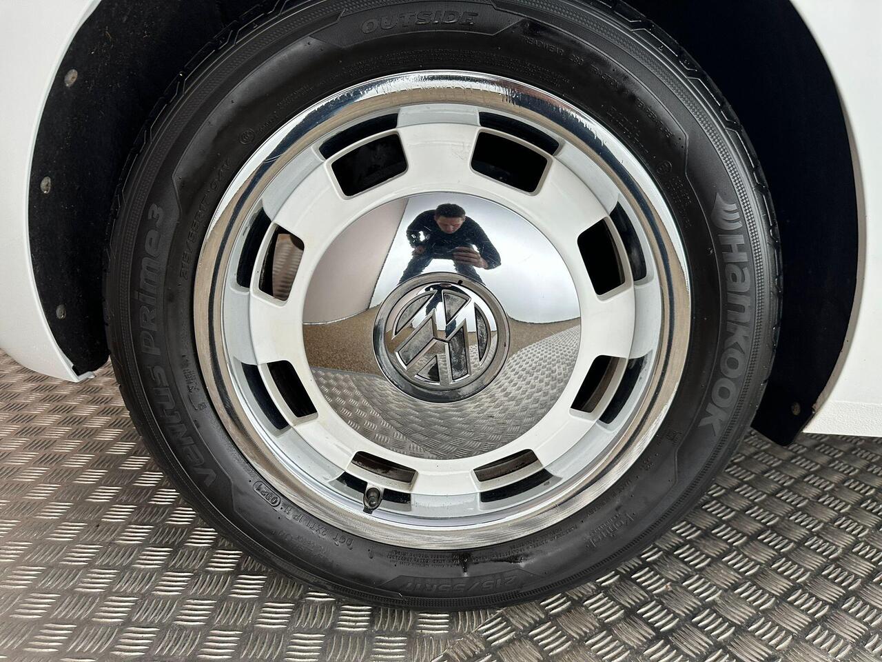 Volkswagen Beetle NA64UNW