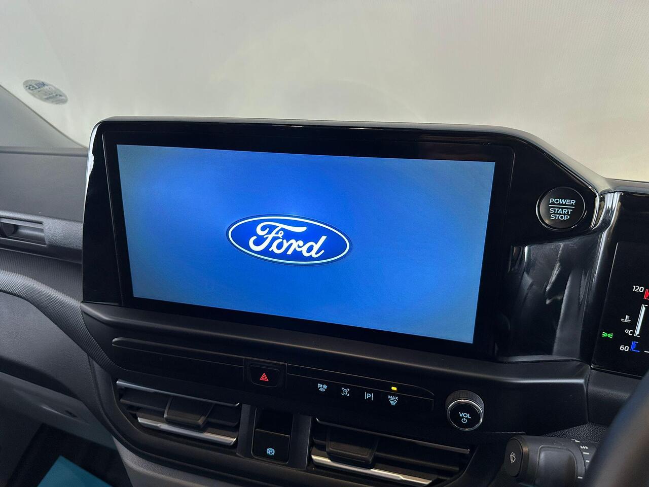 Ford Transit Custom YM73KOX